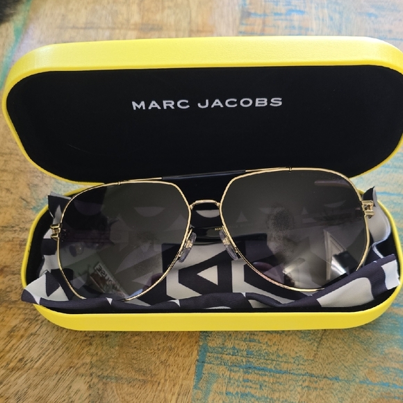 Marc Jacobs Accessories - NEW Marc Jacobs Gold Designer Sunglasses